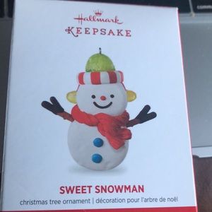 2017 Hallmark Keepsake Ornament SWEET SNOWMAN - Limited Edition Brand New In Box